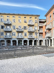 Foto Locale commerciale in Viale luporini, Lucca Sant'Anna di 100 m²