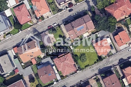 Foto Terreno residenziale in Via Carlo Cattaneo, Legnano di 456 m²