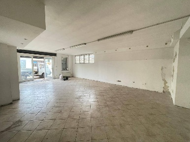 Foto Magazzino in Viale Borri 162, Varese Giubiano - San Carlo di 215 m²