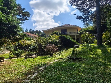 Foto Villa unifamiliare in VIA MATER DIVINAE GRATIAE, Rosta di 437 m²