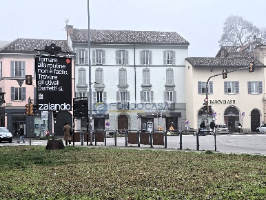 Foto Ufficio in Viale Giacomo Matteotti, Pavia Centro Storico di 187 m²