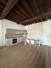 Foto Appartamento in PIAZZA DALL'ARMI 1, Montebelluna Centro di 55 m²