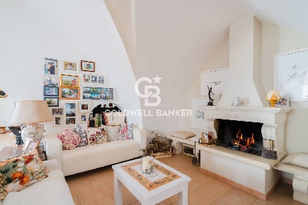 Foto Villa unifamiliare in Via Pasubio 5, Sava di 300 m² con 9 locali