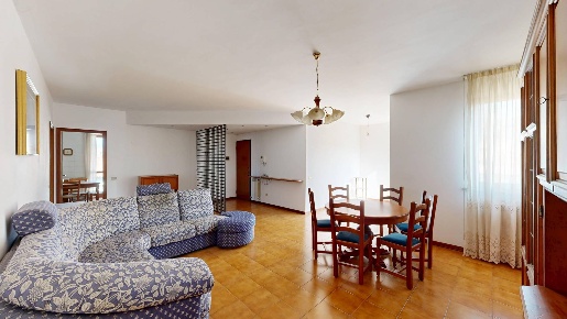 Foto Appartamento in Piazza della Repubblica, Malnate Centro di 113 m²