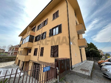Foto Appartamento in via rana, Strambino Centro di 250 m² con 7 locali