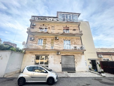 Foto Locale commerciale in via cassiano beligatti, Roma Acilia di 51 m²