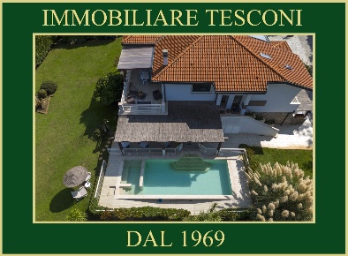 Foto Villa unifamiliare in via indipendenza, Pietrasanta di 270 m²