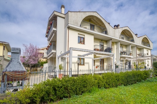 appartamento in vendita a Città Sant'Angelo in zona San Martino