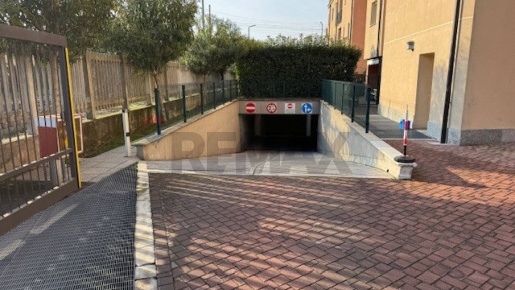Foto Posti auto in Via Comune Antico 31/4, Milano Greco - Segnano di 28 m²