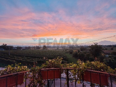 Foto Villa a schiera a Castelnuovo del Garda di 206 m² con 4 locali