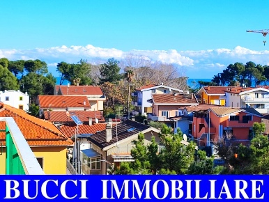 Foto Appartamento in Via Nazionale Adriatica Nord, Pescara di 138 m²