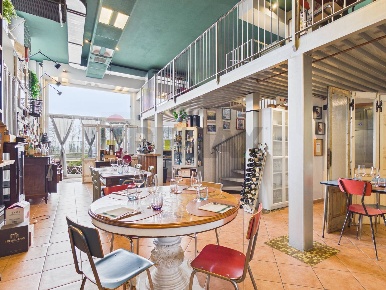 Foto Attività commerciale in via Leonardo Da Vinci 2, Casarile di 174 m²