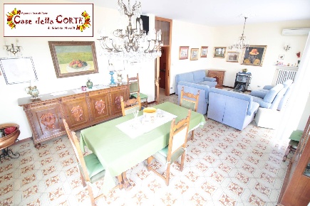 Foto Appartamento in Viale Jolanda, Cento Cento Paese di 177 m² in vendita