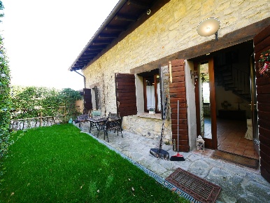 Foto Appartamento in Via pazzano, Serramazzoni di 110 m² con 5 locali