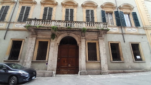 Foto Appartamento in VIA ROMA, Siena di 182 m² con 4 locali in vendita