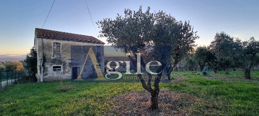 Foto Rustico in CONTRADA SPIAGGE, Monteprandone di 400 m² con 11 locali