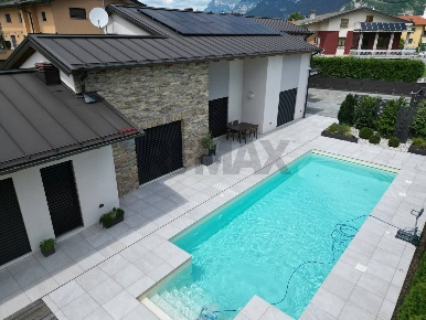 Foto Villa unifamiliare in I° Maggio 17/b, Ponte nelle Alpi di 250 m²