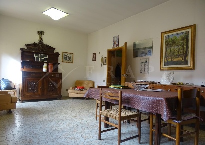 Foto Attico a Agliana Centro di 160 m² con 7 locali in vendita