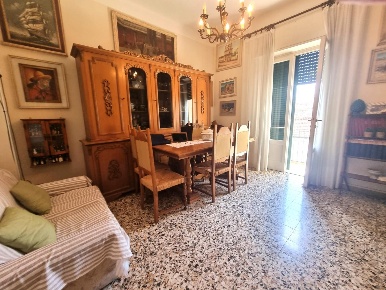 Foto Appartamento a Viareggio Centro di 100 m² con 5 locali in vendita