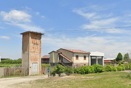 Foto Capannone industriale a Robbio di 1152 m² con 5 locali in vendita