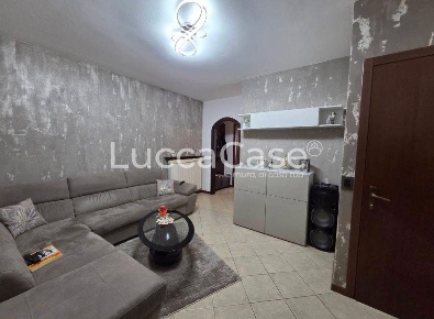 Foto Villa a schiera a Porcari Centro di 175 m² con 5 locali in vendita