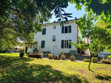Foto Villa bifamiliare a Lucca San Marco - Acquacalda di 130 m² in vendita