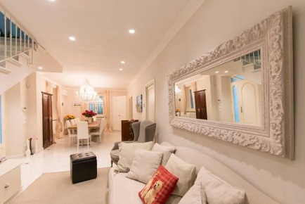 Foto Villa unifamiliare a Forte dei Marmi Centro di 200 m² con 6 locali