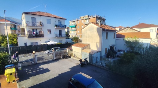 Foto Appartamento in Via Dante Alighieri, Loano Centro di 62 m² in vendita