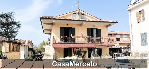 Foto Appartamento in Via della Pineta, Rocca Priora Centro di 143 m²