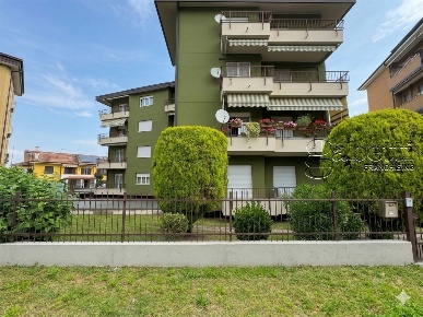 Foto Appartamento in Via Salvo D'Acquisto, Nerviano Centro di 115 m²