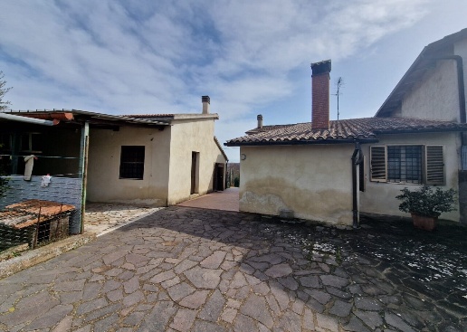 appartamento in vendita a Montecastrilli in zona Castel dell'Aquila