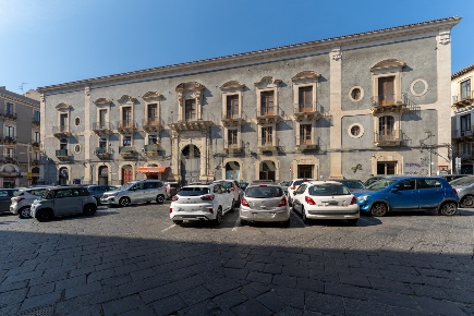 Foto Locale commerciale in Piazza Manganelli 15, Catania Centro Storico