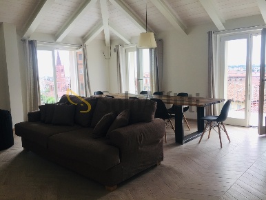 Foto Appartamento in Via Albussano 32, Chieri Centro Storico di 100 m²