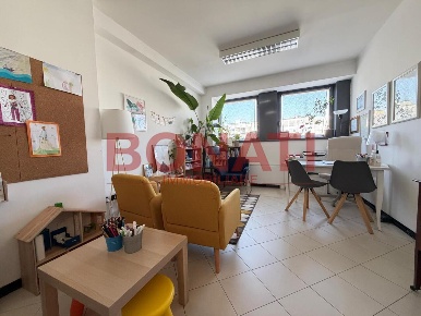 Foto Ufficio in Piazza John Fitzgerald Kennedy 5, La Spezia di 83 m²