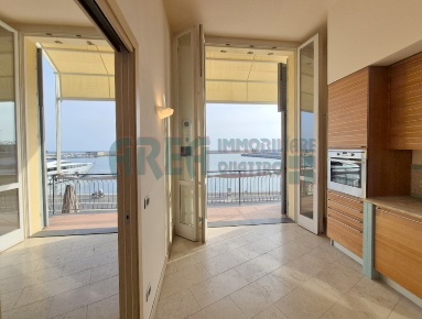 Foto Appartamento in Via Des Geneys 50, Imperia Oneglia di 100 m²