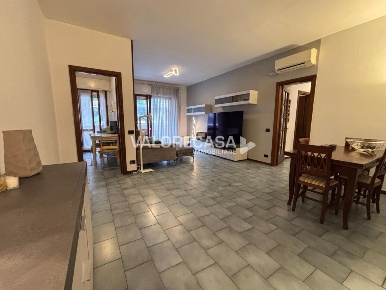 Foto Appartamento in Via Filattiera, Carrara Avenza di 130 m² con 5 locali