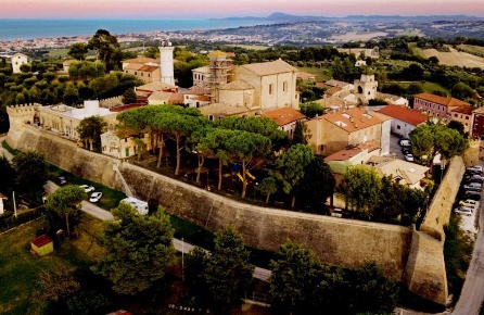 Foto Appartamento in Via DEI CAPUCCINI 3, Senigallia di 112 m² con 4 locali