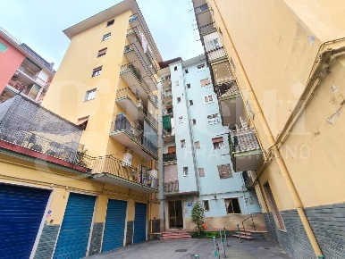 Foto Appartamento in Via RAGAZZI DL 99 21, Portici di 90 m² con 3 locali