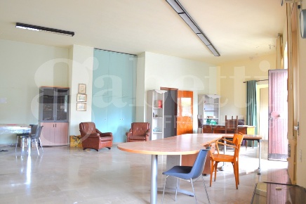 Foto Ufficio in Via Palma di Montechiaro 212, Ragusa San Luigi - Archimede