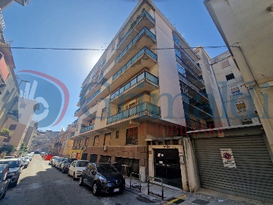 Foto Ufficio in Francesco Todaro, Messina Tirone di 140 m² con 5 locali