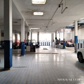 Foto Attività commerciale in Montevergine-Via Servio Tullio, Napoli Soccavo