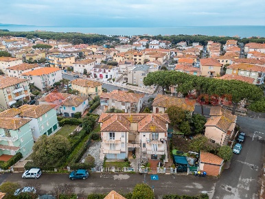 Foto Appartamento in Via Castracani 8, Cecina Cecina Centro di 75 m²