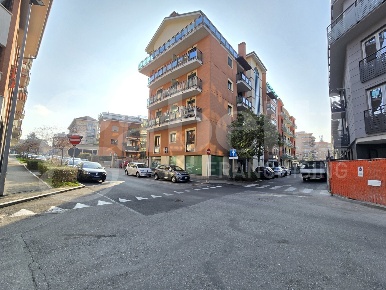 Foto Negozio in Via Trieste 16 B, Rivoli Coop - Vecco di 59 m² con 1 locali