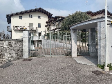 Foto Appartamento in Via DANTE 20, Cisliano Centro di 77 m² con 2 locali