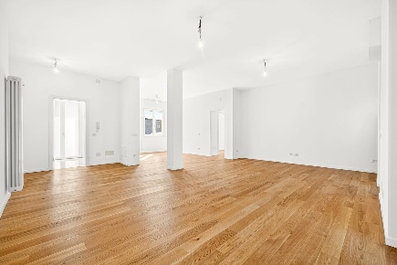 Foto Appartamento in Via Carcano 13, Saronno di 150 m² con 4 locali