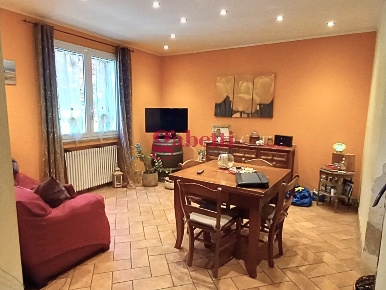 Foto Casa indipendente a Misano Adriatico di 230 m² con 7 locali in vendita