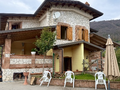 Foto Villa bifamiliare in Viale Marcantonio Colonna 13, Fiuggi di 100 m²