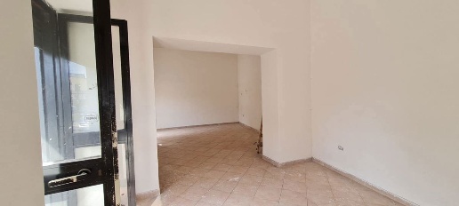 Foto Negozio in Via SAN PIETRO 00, Pomigliano d'Arco Centro di 35 m²