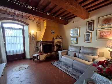 Foto Casale a Vinci Centro di 90 m² con 4 locali in vendita