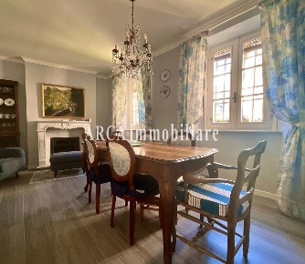 Foto Appartamento a Seravezza Centro di 140 m² con 6 locali in vendita